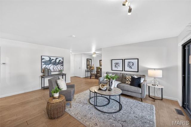 1601 Walpole Drive B, Chesterfield, MO 63017