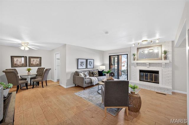 1601 Walpole Drive B, Chesterfield, MO 63017