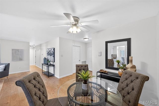 1601 Walpole Drive B, Chesterfield, MO 63017