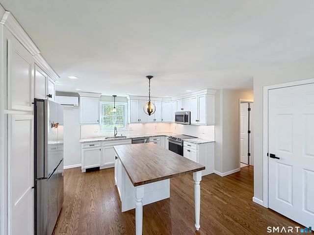 55 Field Road, Cromwell, CT 06416