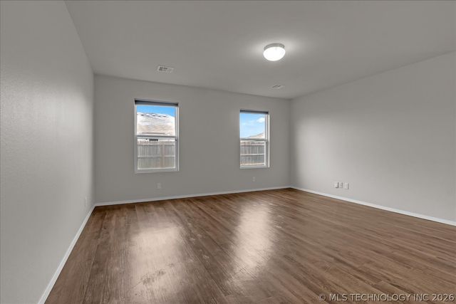 10016 E 109th Place North, Owasso, OK 74055