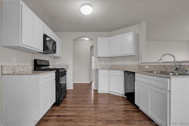 10016 E 109th Place North, Owasso, OK 74055