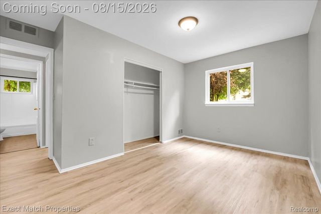 828 Sarasota Avenue, Pontiac, MI 48340