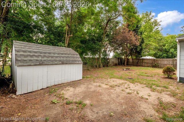828 Sarasota Avenue, Pontiac, MI 48340