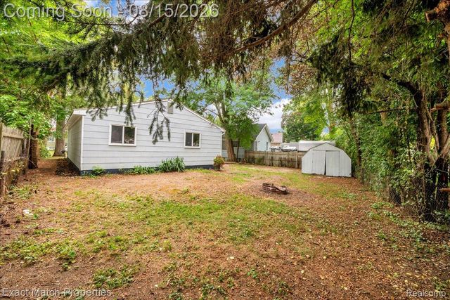 828 Sarasota Avenue, Pontiac, MI 48340