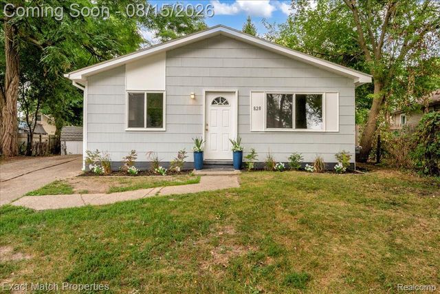 828 Sarasota Avenue, Pontiac, MI 48340