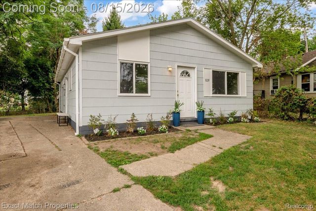 828 Sarasota Avenue, Pontiac, MI 48340