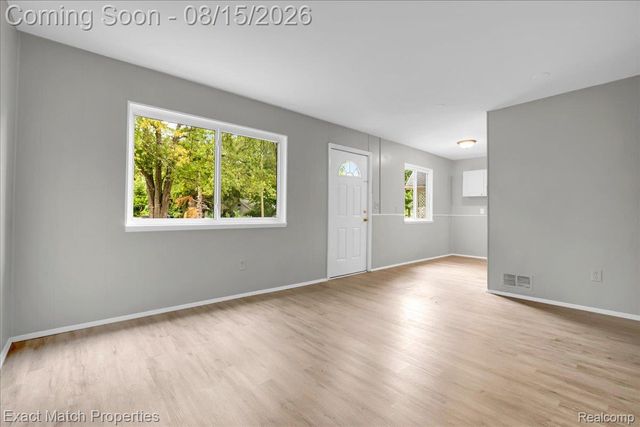 828 Sarasota Avenue, Pontiac, MI 48340