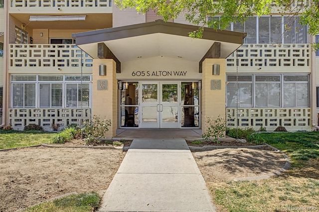 605 S Alton Way 12C, Denver, CO 80247