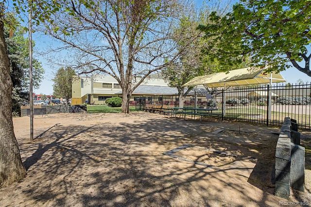 605 S Alton Way 12C, Denver, CO 80247