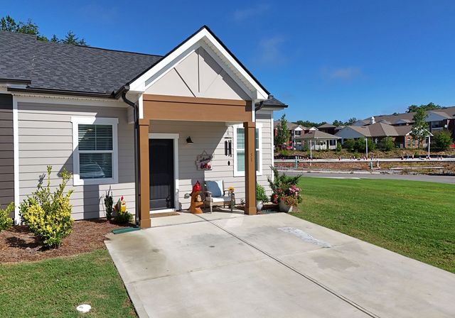 25 Grove Loop, Blue Ridge, GA 30513