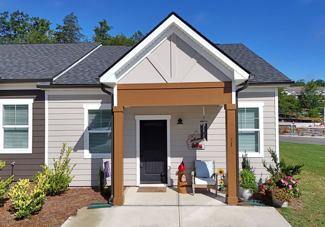 25 Grove Loop, Blue Ridge, GA 30513