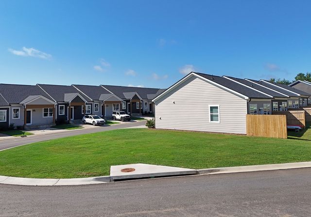 25 Grove Loop, Blue Ridge, GA 30513