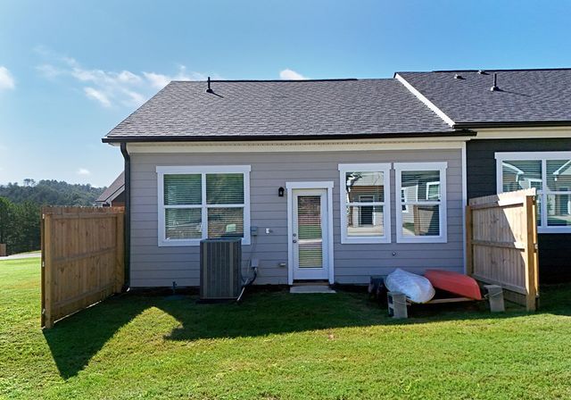 25 Grove Loop, Blue Ridge, GA 30513