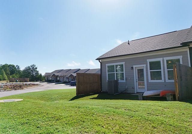 25 Grove Loop, Blue Ridge, GA 30513