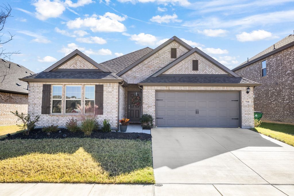 7518 Prairie Holly Lane, Venus, TX 76084