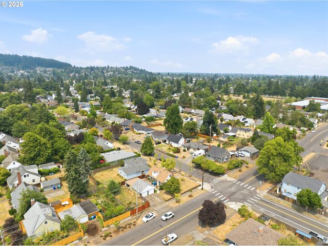 9128 Se MARKET St, Portland, OR 97216
