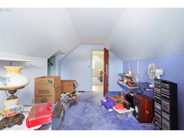 9128 Se MARKET St, Portland, OR 97216