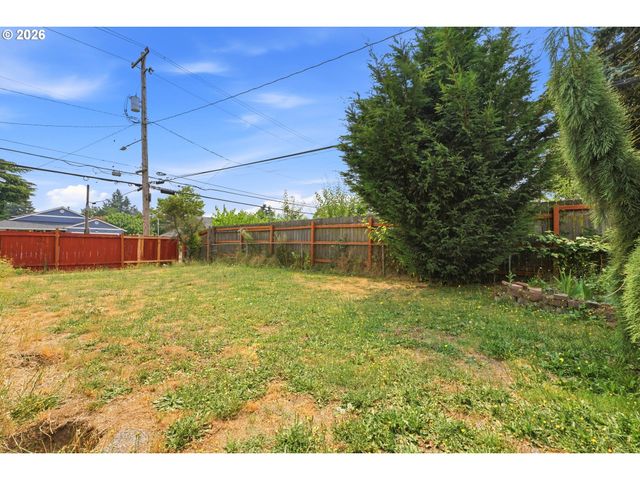9128 Se MARKET St, Portland, OR 97216