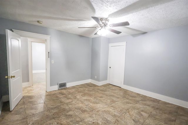 18 Highway Street, Battle Creek, MI 49014