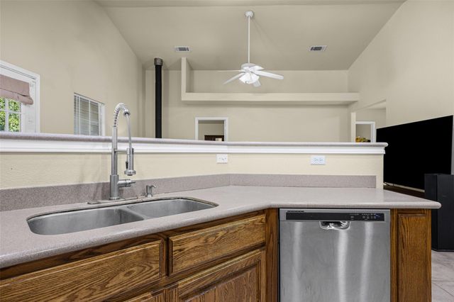 197 Wright DR, Cedar Creek, TX 78612