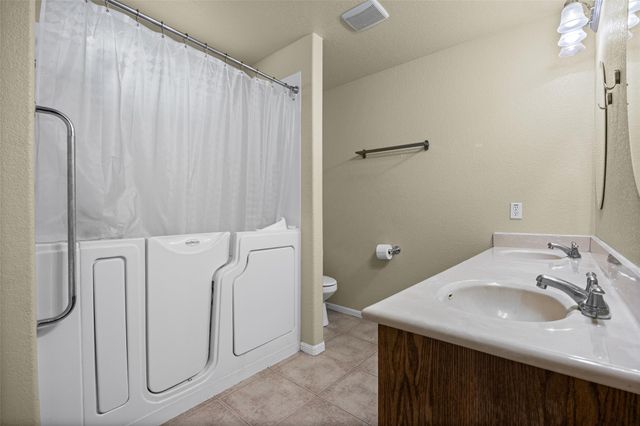 197 Wright DR, Cedar Creek, TX 78612