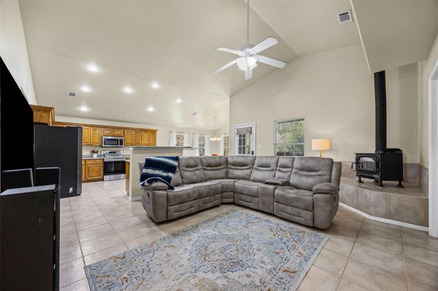 197 Wright DR, Cedar Creek, TX 78612