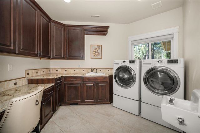 10308 S Ridge Park Ln, Cheney, WA 99004