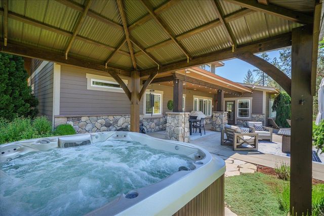 10308 S Ridge Park Ln, Cheney, WA 99004