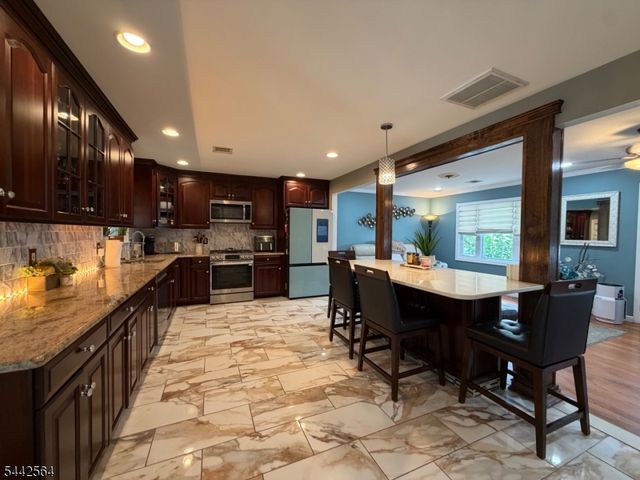 525 Quinton Ave, Kenilworth Boro, NJ 07033