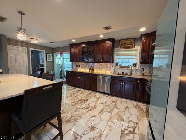525 Quinton Ave, Kenilworth Boro, NJ 07033