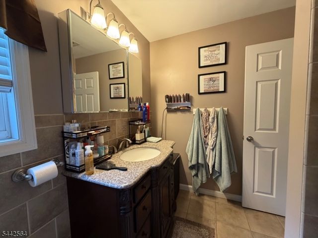 525 Quinton Ave, Kenilworth Boro, NJ 07033