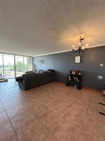 1501 NE 191st Street C401, Miami, FL 33179