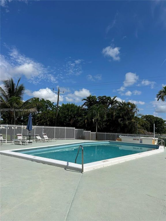 1501 NE 191st Street C401, Miami, FL 33179