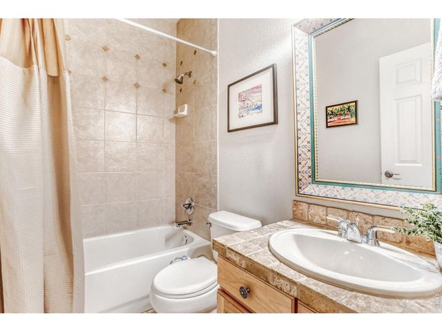 1043 Wyndemere Cir, Longmont, CO 80504