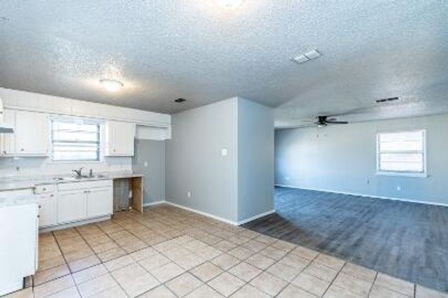6305 29th Street, Lubbock, TX 79407