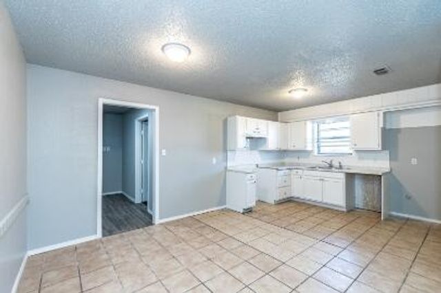 6305 29th Street, Lubbock, TX 79407