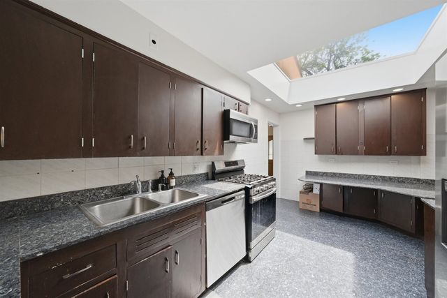 6006 N LAWNDALE Avenue, Chicago, IL 60659