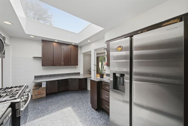 6006 N LAWNDALE Avenue, Chicago, IL 60659