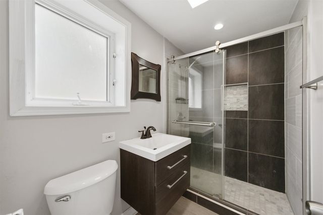 6006 N LAWNDALE Avenue, Chicago, IL 60659