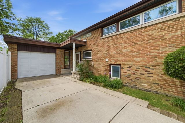 6006 N LAWNDALE Avenue, Chicago, IL 60659