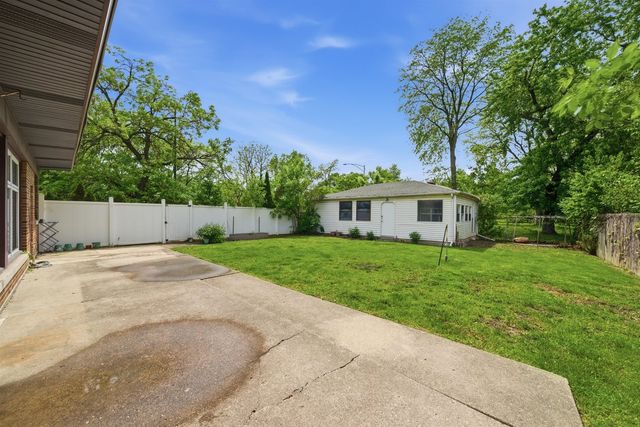 6006 N LAWNDALE Avenue, Chicago, IL 60659