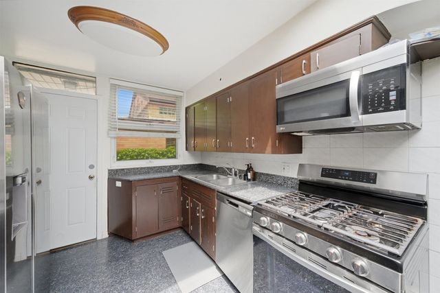 6006 N LAWNDALE Avenue, Chicago, IL 60659