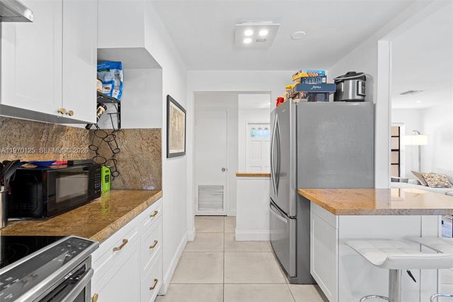 3035 Hayes St, Hollywood, FL 33021