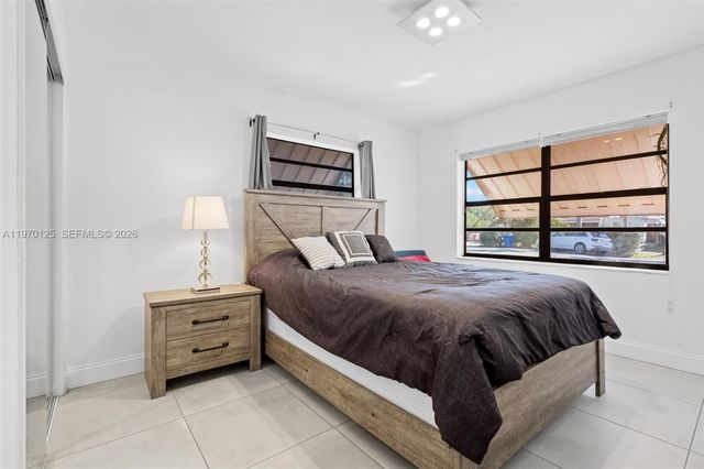 3035 Hayes St, Hollywood, FL 33021