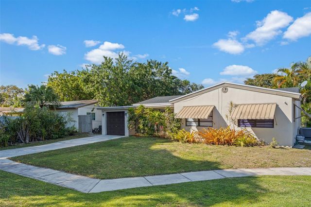 3035 Hayes St, Hollywood, FL 33021