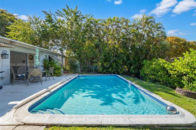 3035 Hayes St, Hollywood, FL 33021