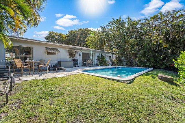 3035 Hayes St, Hollywood, FL 33021