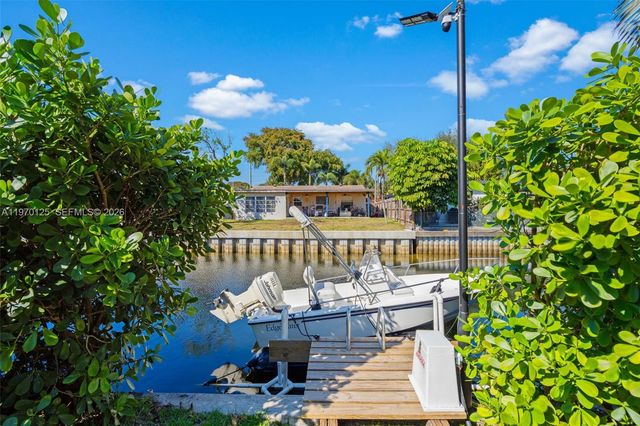 3035 Hayes St, Hollywood, FL 33021