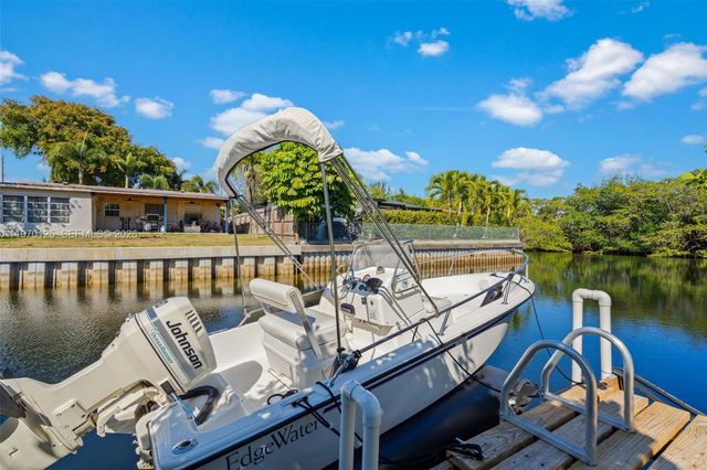 3035 Hayes St, Hollywood, FL 33021